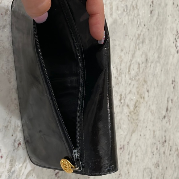 Chanel patent leather wallet with chain - Picture 10 of 16